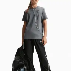 Tricou Nike FC Barcelona 25/26 Tee Junior (PSH-IB3925-084-P) Tricouri