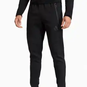 Pantaloni adidas Tiro Travel Sweat (PSH-KF6072-P) Pantaloni