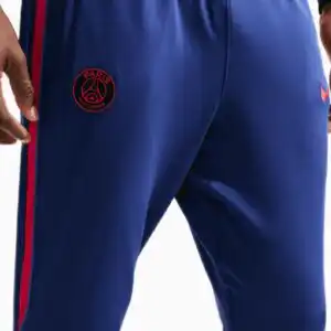 Pantaloni Nike PSG 26/27 Strike - Albastru Marin (PSH-II2790-457-P) Pantaloni / Pantaloni scurți