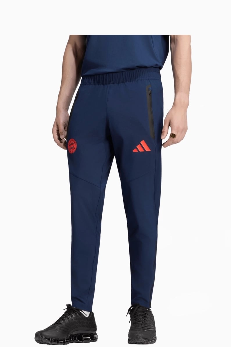 Pantaloni adidas FC Bayern 26/27 Tiro Travel - Albastru Marin