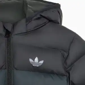 Geacă adidas Originals Regular Puffer Blocking Junior - Negru (PSH-KR4648-P) Jachete